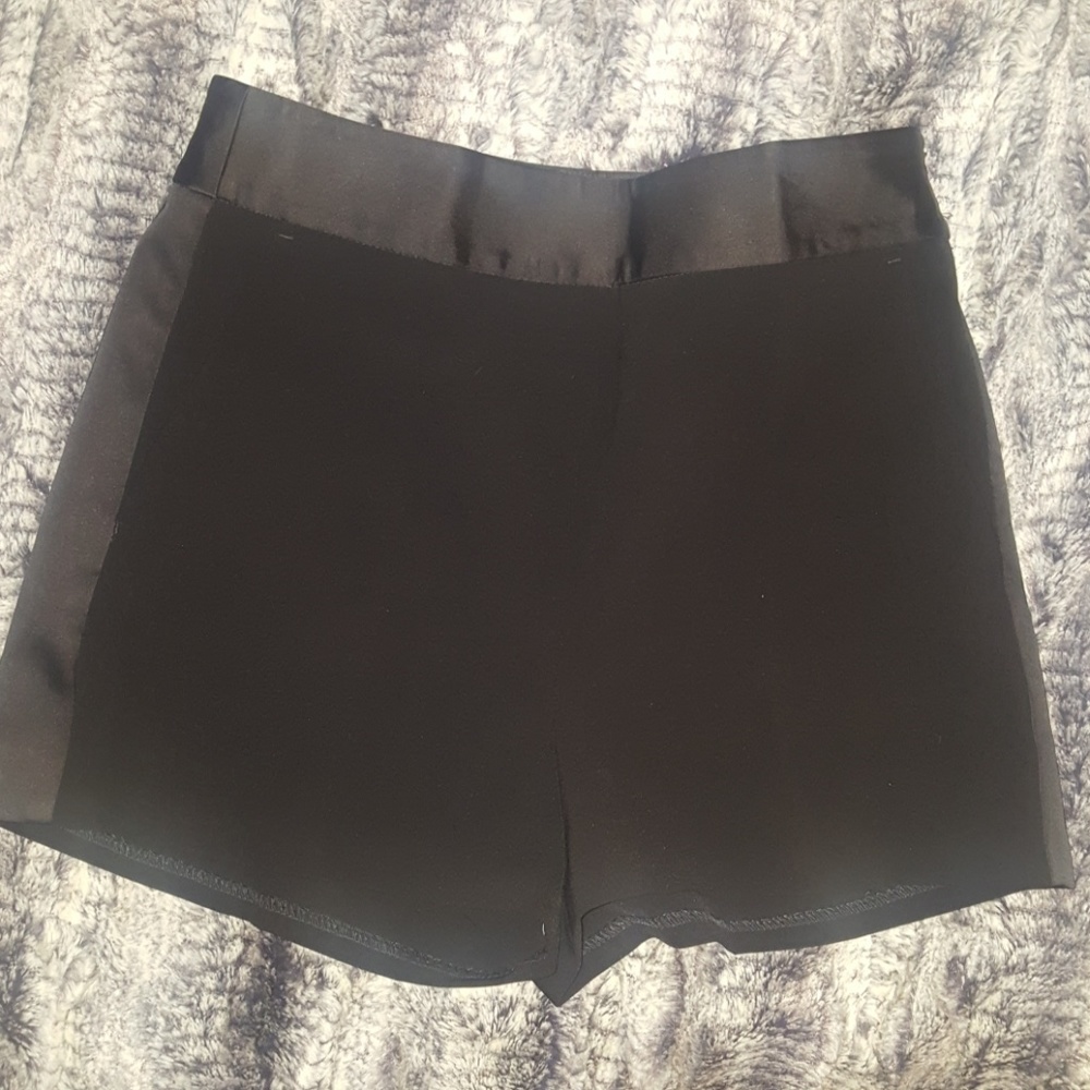 Womens size 4 Tuxedo Shorts.
